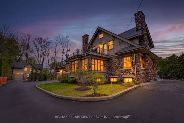 Detached at 3083 LAKESHORE Road, Burlington, ON L7N 1A3