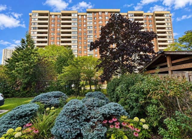 Condo Apartment at 5 Lisa Street 910, Brampton, ON L6T 4T4