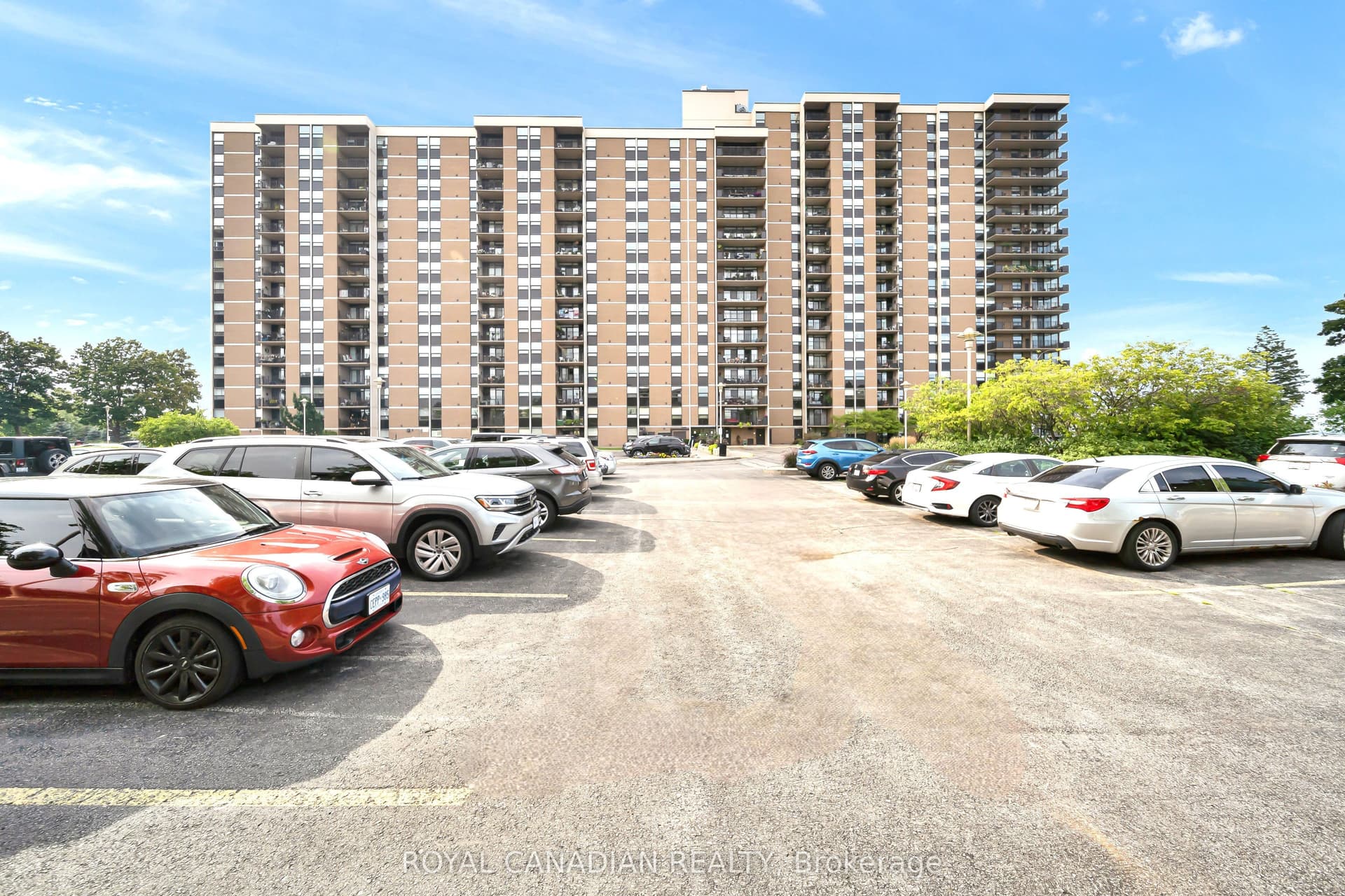 Suite 701 · Floor 7, Unit 701 · 500 Green Rd