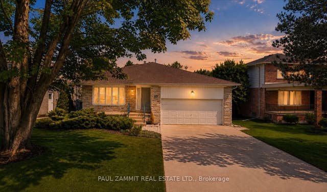 Detached at 27 Ladyslipper Court, Markham, ON L3T 2S6