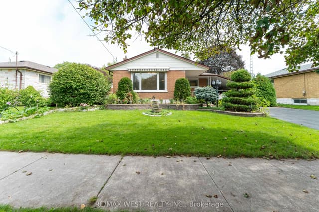 Detached at 203 Lupin Drive, Whitby, ON L1N 1Y2