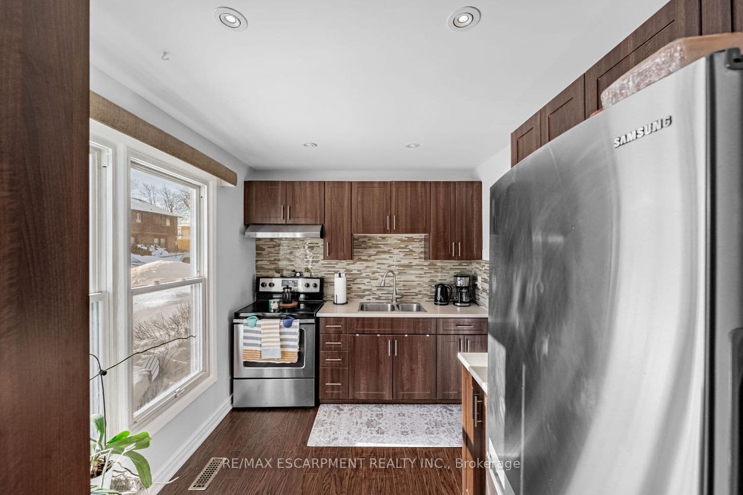 Suite 19, Unit 19 · 6650 Falconer Dr