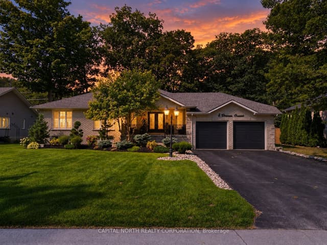 Detached at 8 Downer Crescent, Wasaga Beach, ON L9Z 1C2