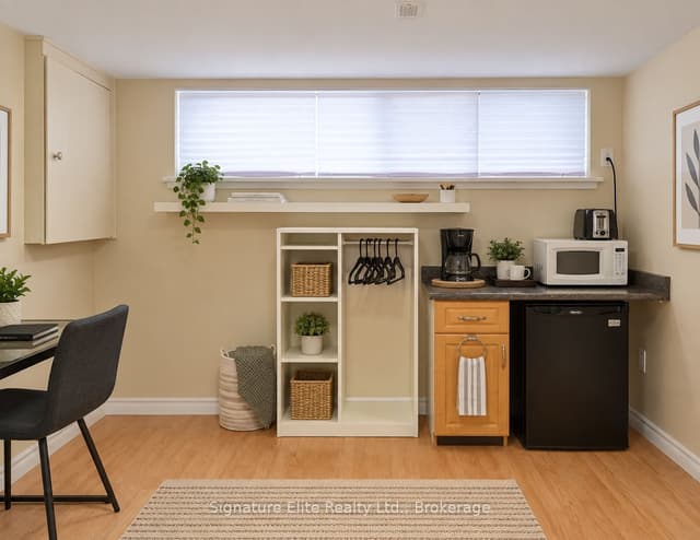 Detached at 7 Kencliff Crescent Lower #B, Toronto, ON M1P 4E2, Toronto E09