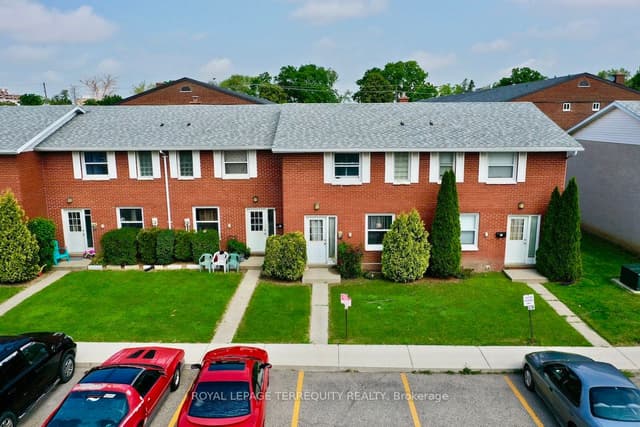 Condo Townhouse at 37 Orchard Place, Chatham-Kent, ON N7M 1A6