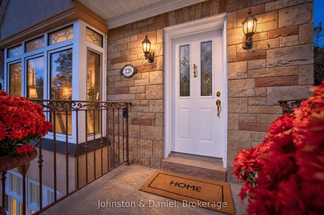 Detached at 226 Chaplin Crescent, Toronto, ON M5P 1B4, Toronto C03