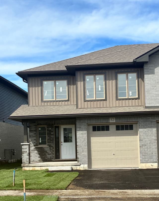 Att/Row/Townhouse at 32 Strath Crescent, Springwater, ON L0L 1P0
