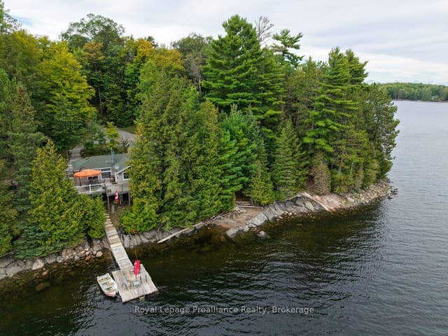 Detached at 1077 Pukitis Trail, Highlands East, ON K0L 1A0