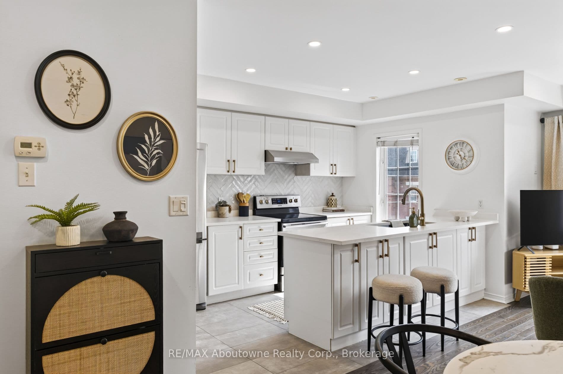 Suite 156 · Floor 1, Unit 156 · 601 Shoreline Dr