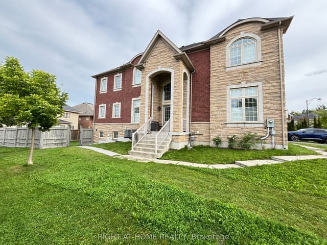 Detached at 33 Heintzman Crescent Basement, Vaughan, ON L6A 4T8