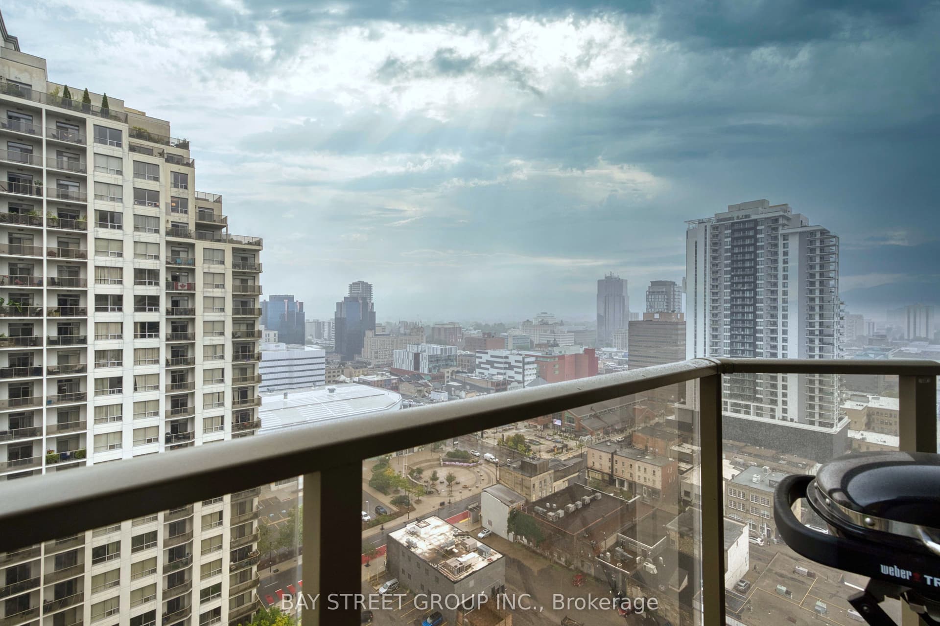 Suite 2202 · Floor 22, Unit 2202 · 330 Ridout St N
