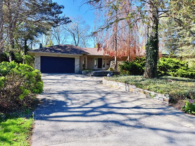 Detached at 223 Trelawn Avenue, Oakville, ON L6J 4R3