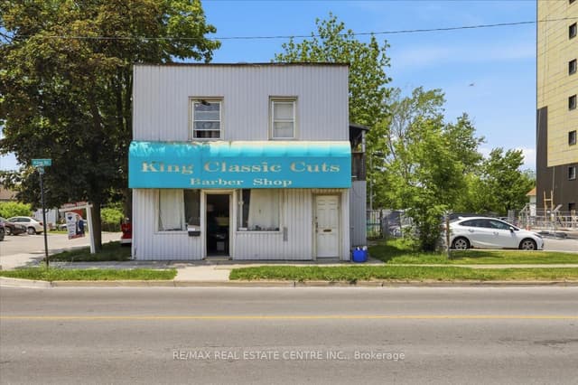 Detached at 233 King Street, Welland, ON L3B 3J6
