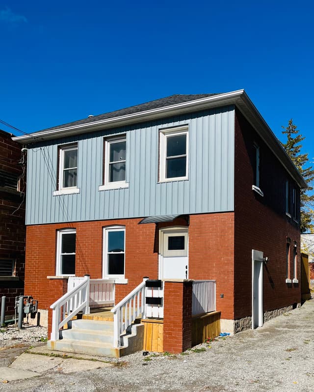 Duplex at 14 Albert Street, Welland, ON L3B 4L2