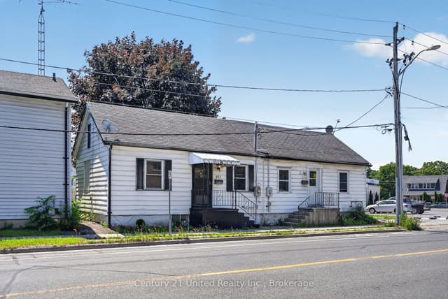 Att/Row/Townhouse at 271 University Avenue W, Cobourg, ON K9A 2H8