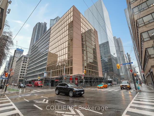 Office at 121 Richmond Street 500, Toronto, ON M5H 2K1, Toronto C01