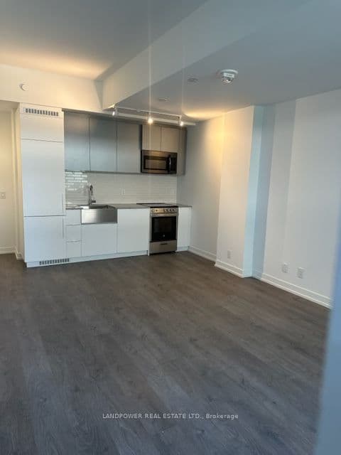 Suite 210 · Floor 2, Unit 210 · 270 Dufferin St