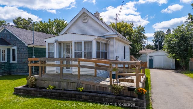 Detached at 6422 Ash Street, Niagara Falls, ON L2G 2H5