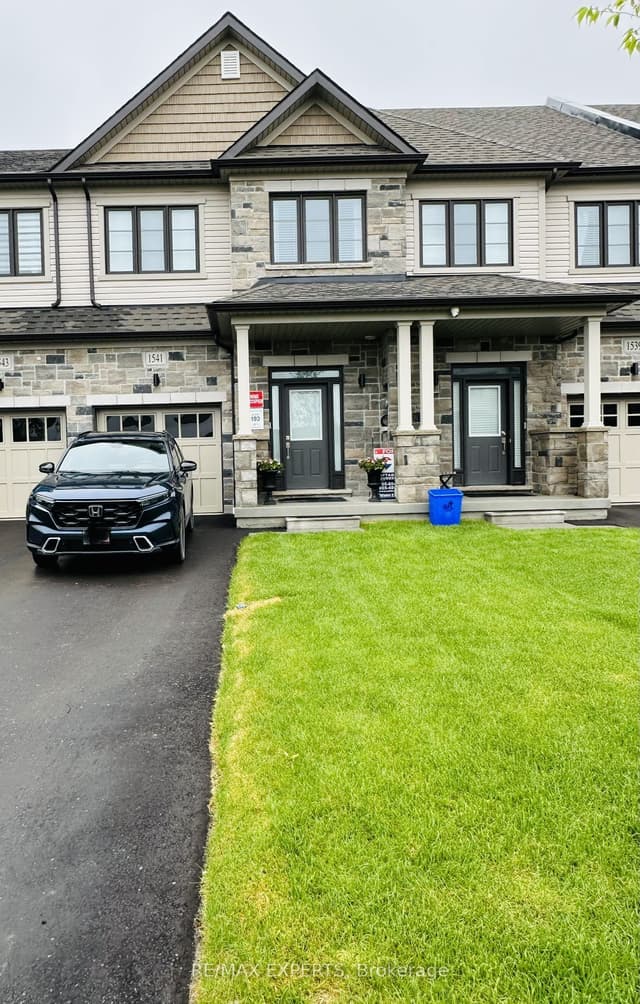 Att/Row/Townhouse at 1541 Wheatcroft Drive, Oshawa, ON L1L 0W5