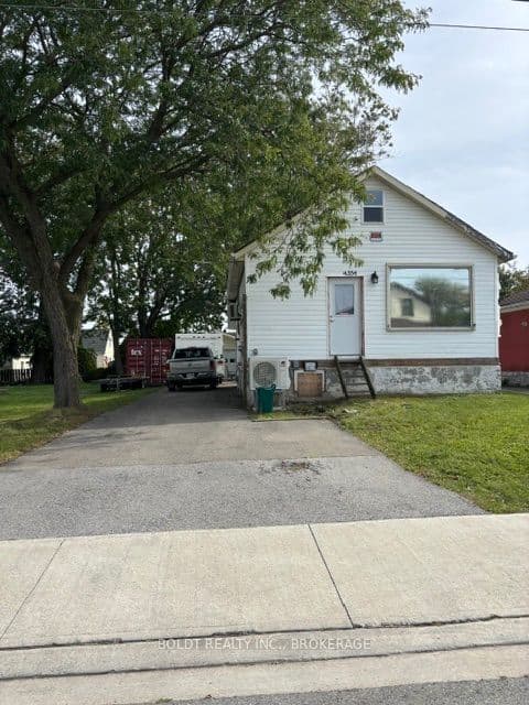 Detached at 4354 Third Avenue, Niagara Falls, ON L2E 4K6