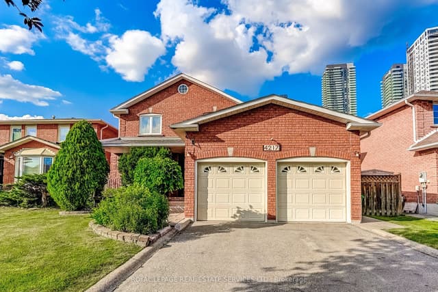 Detached at 4217 Schneider Court, Mississauga, ON L5B 3N8