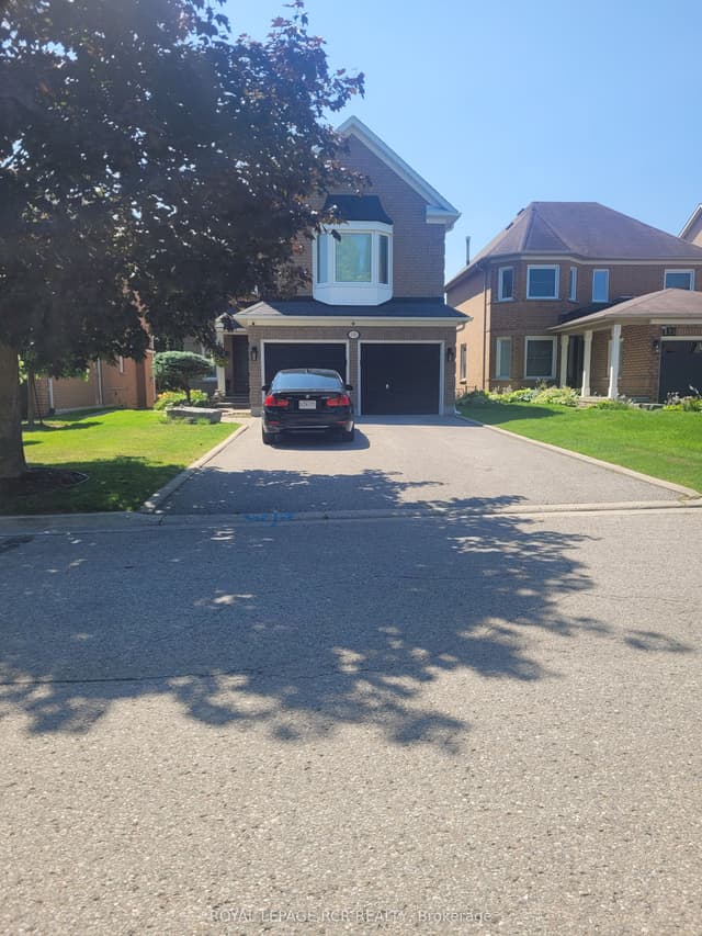 Detached at 130 Widdifield Avenue, Newmarket, ON L3X 1Z3