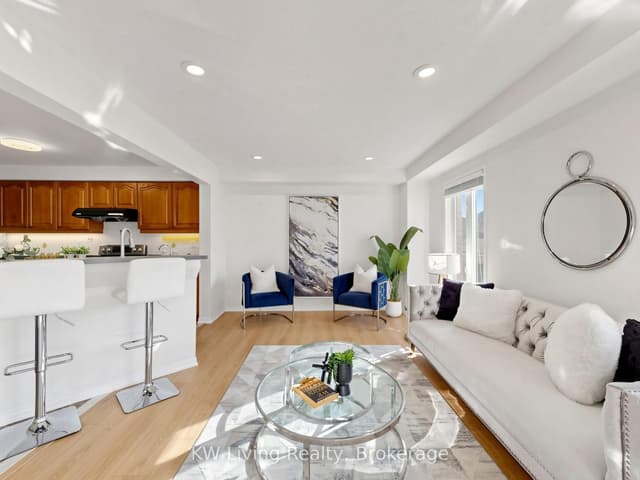 Att/Row/Townhouse at 3385 Southwick Street, Mississauga, ON L5M 7M1