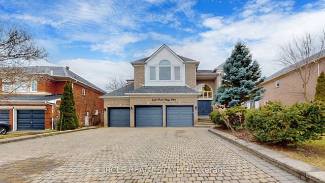 Detached at 5351 Forest Ridge Drive, Mississauga, ON L5M 5B4