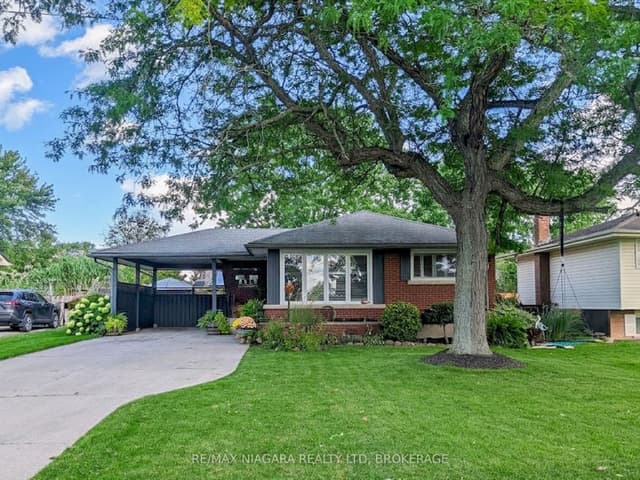 Detached at 8610 Furlong Avenue, Niagara Falls, ON L2G 6X1