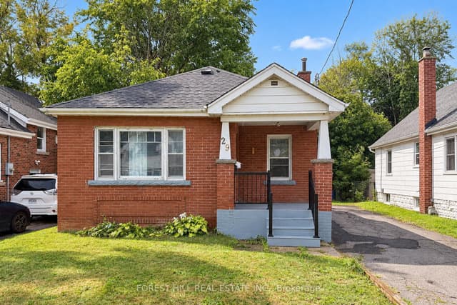 Detached at 29 Thorndale Street S, Hamilton, ON L8S 3A7