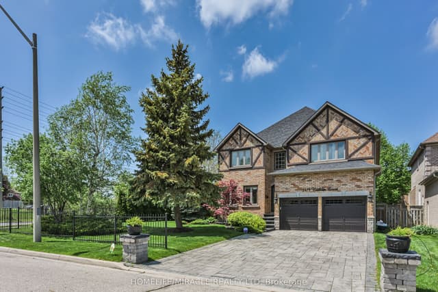 Detached at 2479 Rathlin Court, Mississauga, ON L5K 2S4