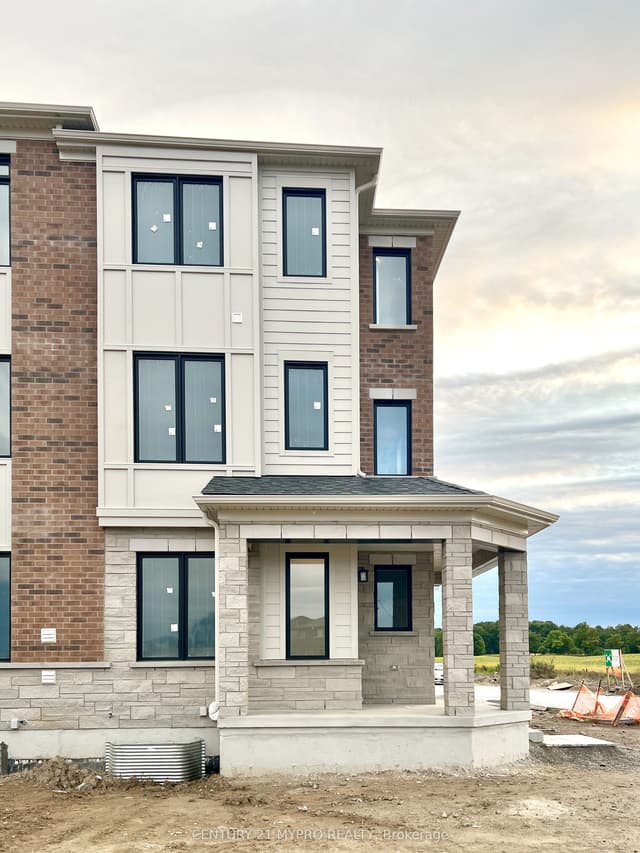 Att/Row/Townhouse at 2 Thornbird Crescent Main, Brampton, ON L6V 3N5