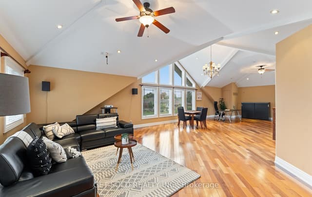 Detached at 19 Feller Road, Toronto, ON M9R 3R9, Toronto W09