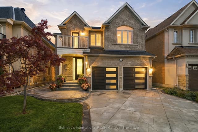 Detached at 3352 Erin Centre Boulevard, Mississauga, ON L5M 8C3