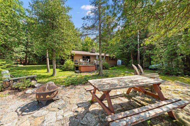 Detached at 25 Chippewa Crescent, Tiny, ON L9M 0C4