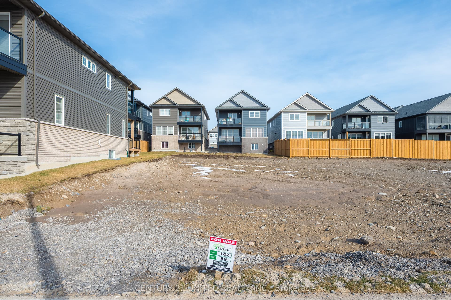 87 York Dr