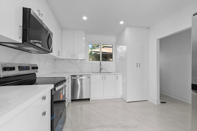 Detached at 2 Lisburn Crescent, Toronto, ON M2J 2Z5, Toronto C15