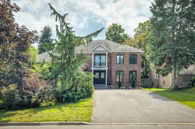 Detached at 365 Kennedy Street W, Aurora, ON L4G 5M5