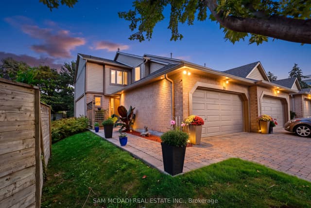 Condo Townhouse at 1725 The Chase 20, Mississauga, ON L5M 4N3
