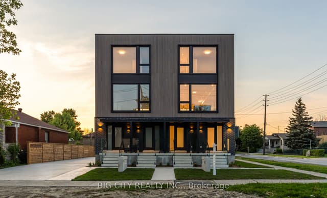 Condo Townhouse at 276 Lanor Avenue 3, Toronto, ON M8W 2P9, Toronto W06
