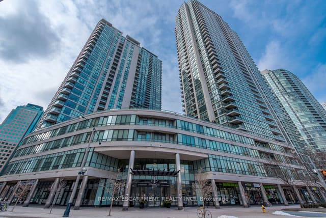 Condo Apartment at 16 Yonge Street 2903, Toronto, ON M5E 2A1, Toronto C01