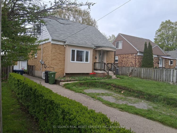 11 Ellington Drive
