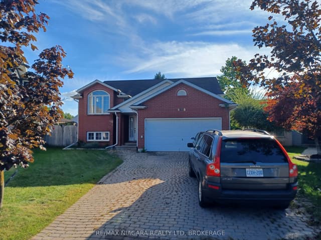 Detached at 8008 Grossi Court, Niagara Falls, ON L2H 3G8