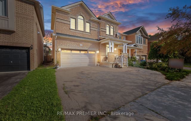 Detached at 54 Blaydon Lane, Aurora, ON L4G 7R1