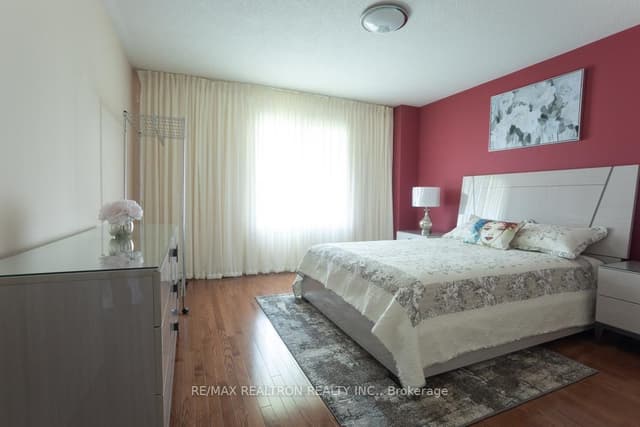 Detached at 54 Chayna Crescent, Vaughan, ON L6A 0N1