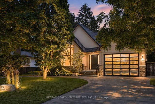 Detached at 3168 Lakeshore Road W, Oakville, ON L6L 1J6