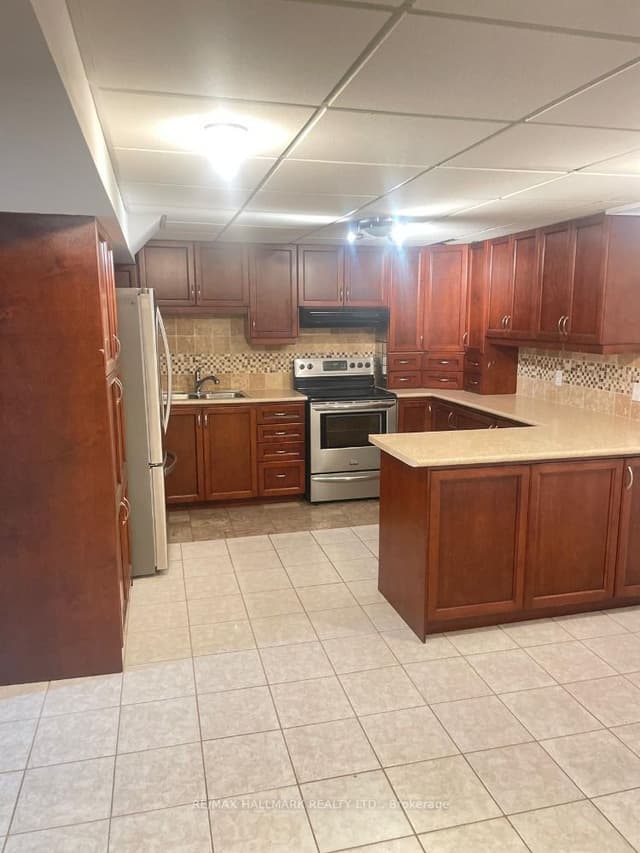 Lower Level at 31 Bellona Street Basement, Vaughan, ON L4L 6P8