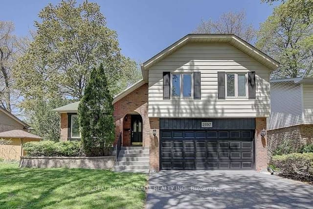 Detached at 2197 Dunedin Road, Oakville, ON L6J 5V2