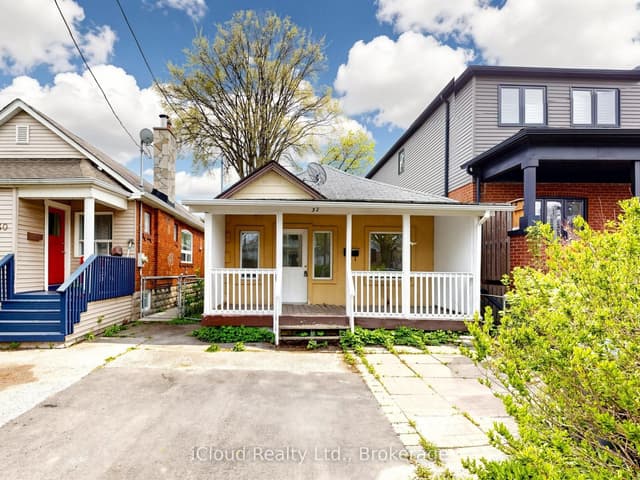 Detached at 32 Seventeenth Street, Toronto, ON M8V 3K3, Toronto W06