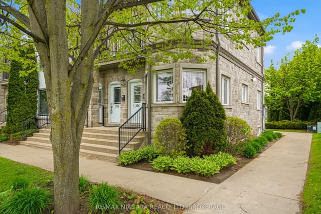 Condo Townhouse at 6045 Dunn Street 106, Niagara Falls, ON L2G 2P2